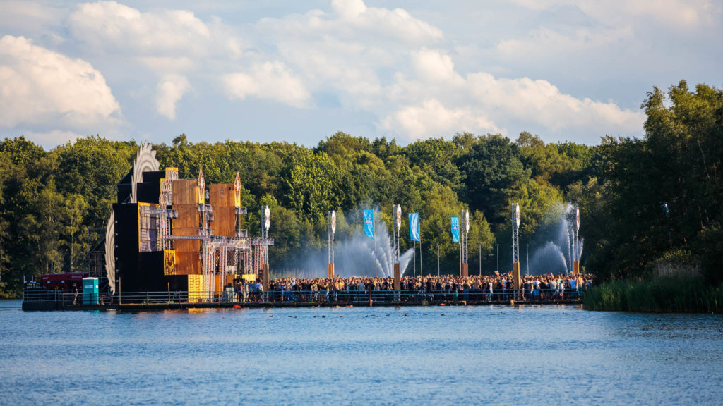Decibel Outdoor 2018 - The Lake Raw Hardstyle